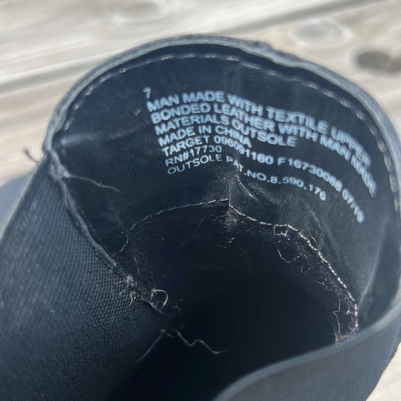 Universal Thread - Picture 4 of 8